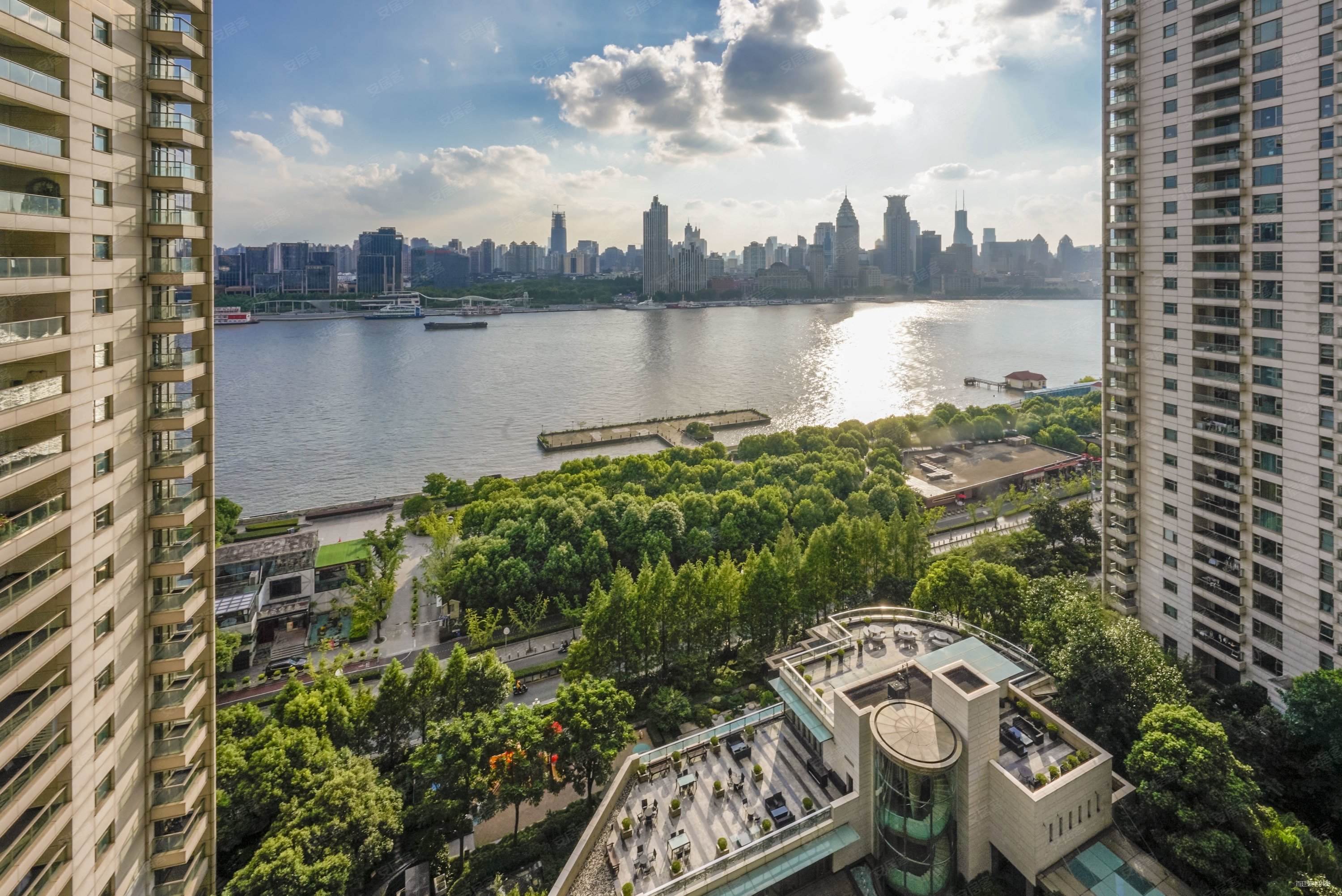 汤臣一品4室2厅4卫433.87㎡东西13000万