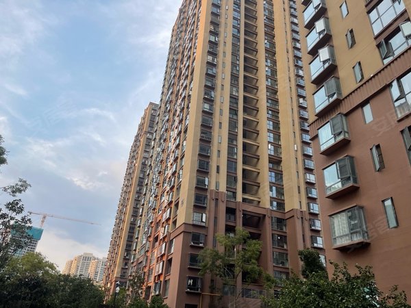 昆明西山前卫营润城八区润城八区 3室2厅1卫 96平 精装修 电梯房出租