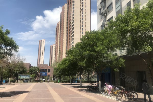 富力津门湖江湾广场