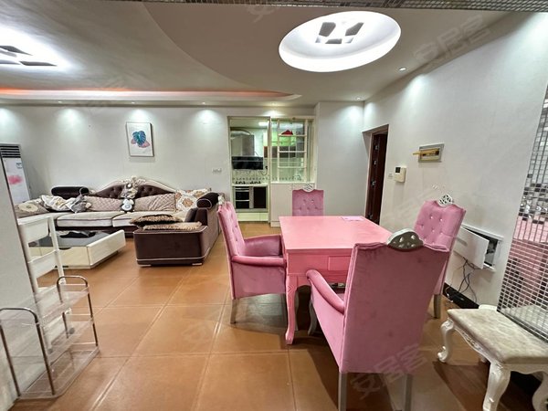 来宾兴宾兴宾城区上宾观邸上滨官邸租房,中心地段步行街就在附近,只要1500出租房源真实图片