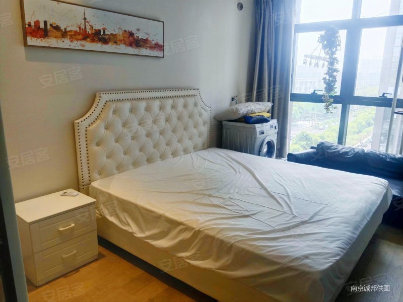 雨花客厅 近地铁 出行方便 南北通透 楼龄新 中间楼层采光好