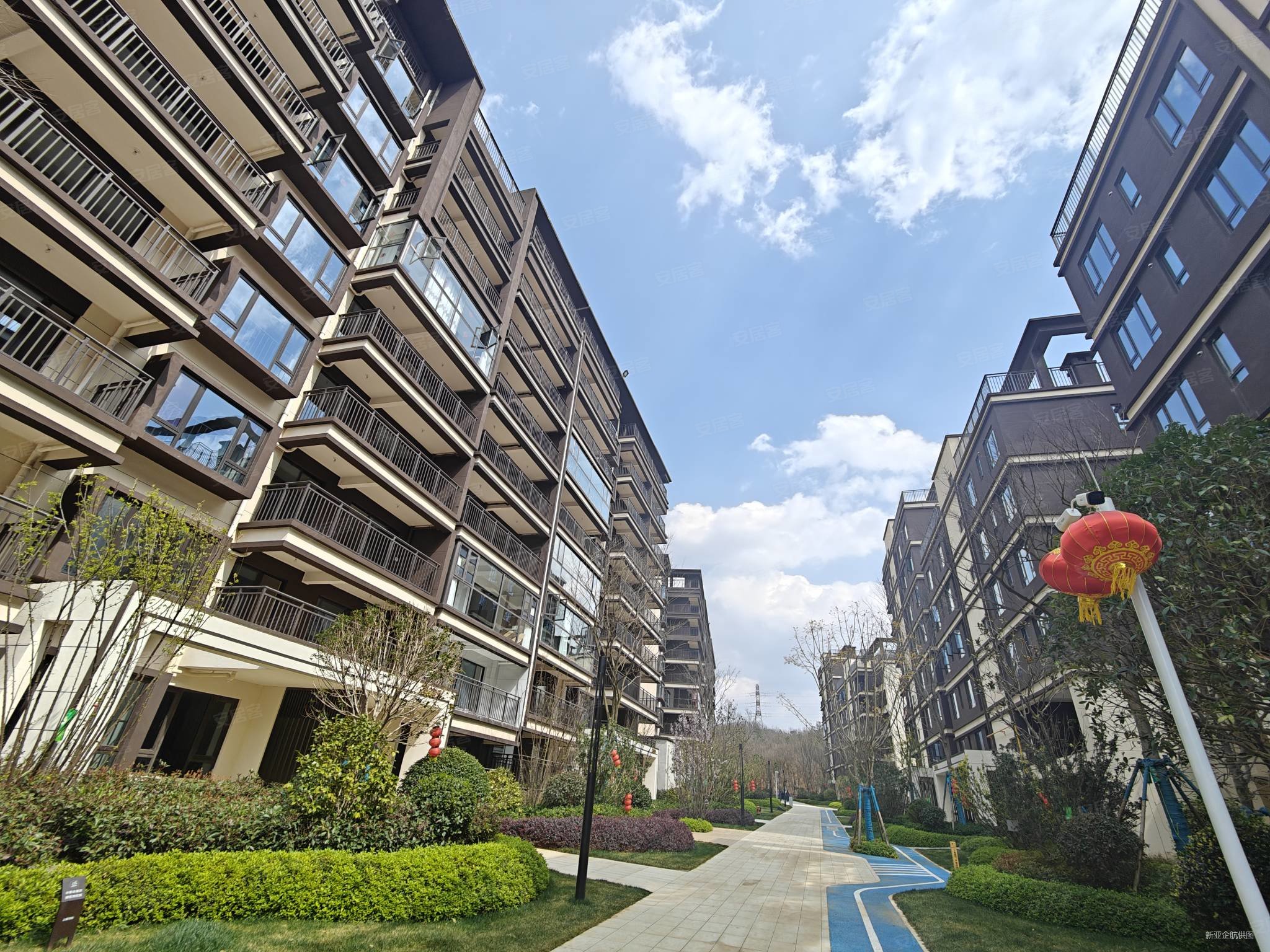 保利春湖3室2厅2卫115㎡南北57万