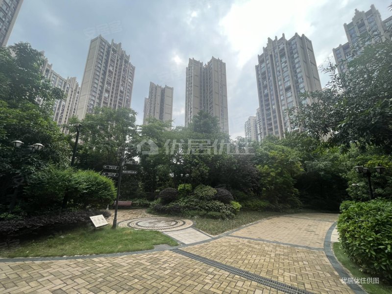 美泉1612 临地铁 商圈成熟 出行方便 双卫格局 房龄新