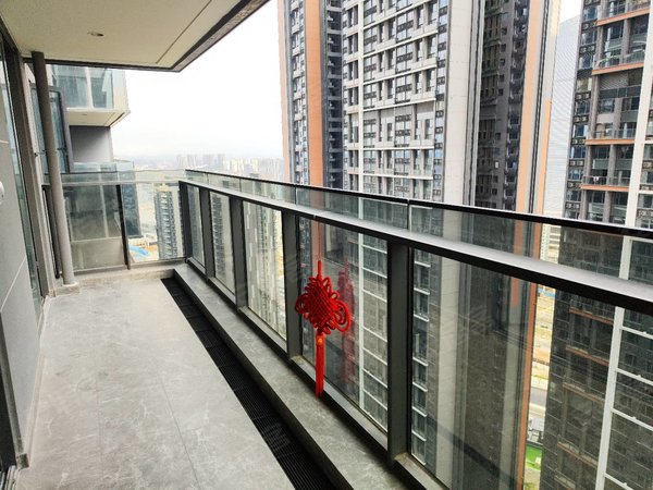 广州增城新塘保利335金融中心新塘tod旁 保利天际精装三房出租 拎包