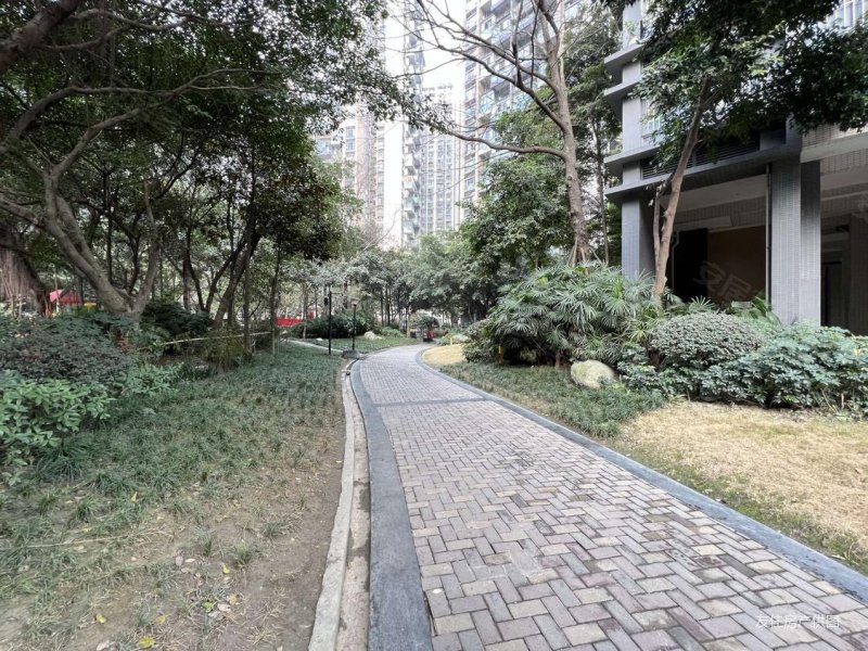 成都房产网>成都二手房>高新西区二手房>尚锦路二手房>万景峰(西区)>