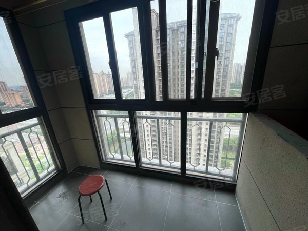 昆山花桥花桥新城富隆花园居住区无中介费富隆花园南北通大两房出租