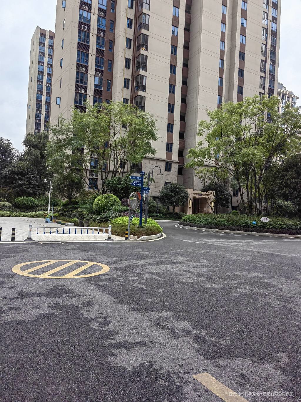 贺州房产网>贺州二手房>八步二手房>灵峰南路二手房>碧桂园中央公园>