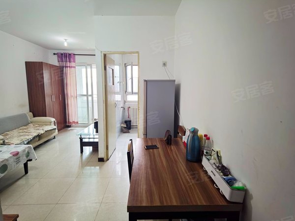 北京门头沟龙泉高家园新区高家园电梯南向一居室 交通便利 干净 家具