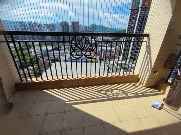 荔城租房,步行实验锦绣御景国际二期中层精装二房拎包入住租1800,增城