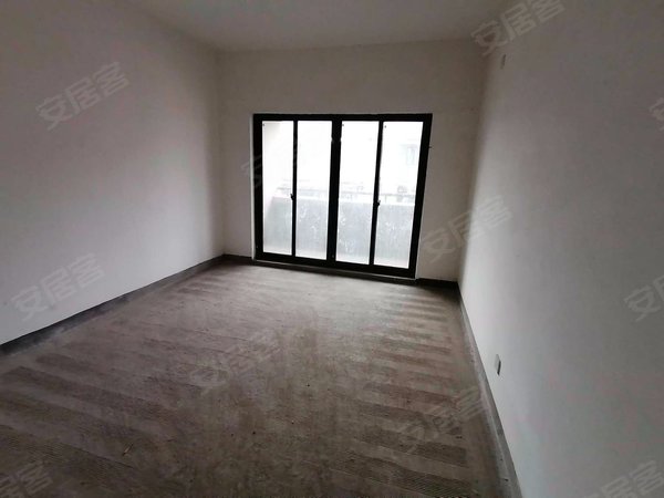 杭州富阳银湖九龙山庄(别墅)九龙山庄排屋边套,毛坯可长租,房东诚心