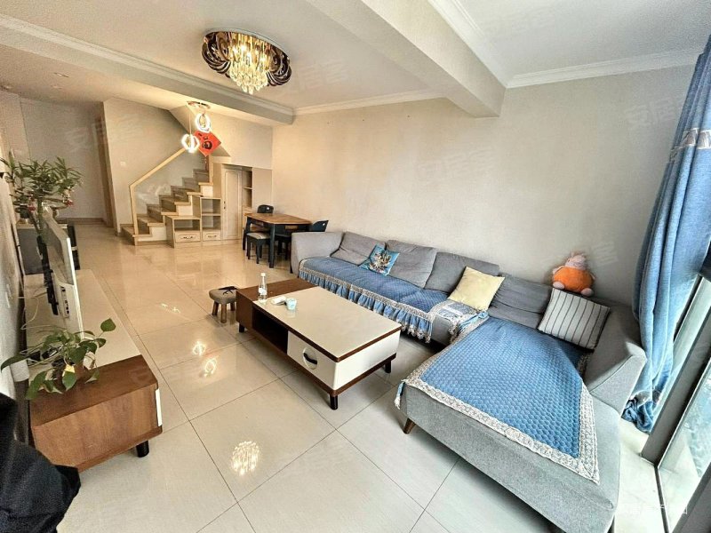 业主急售精装修经典跃层多30平米面积