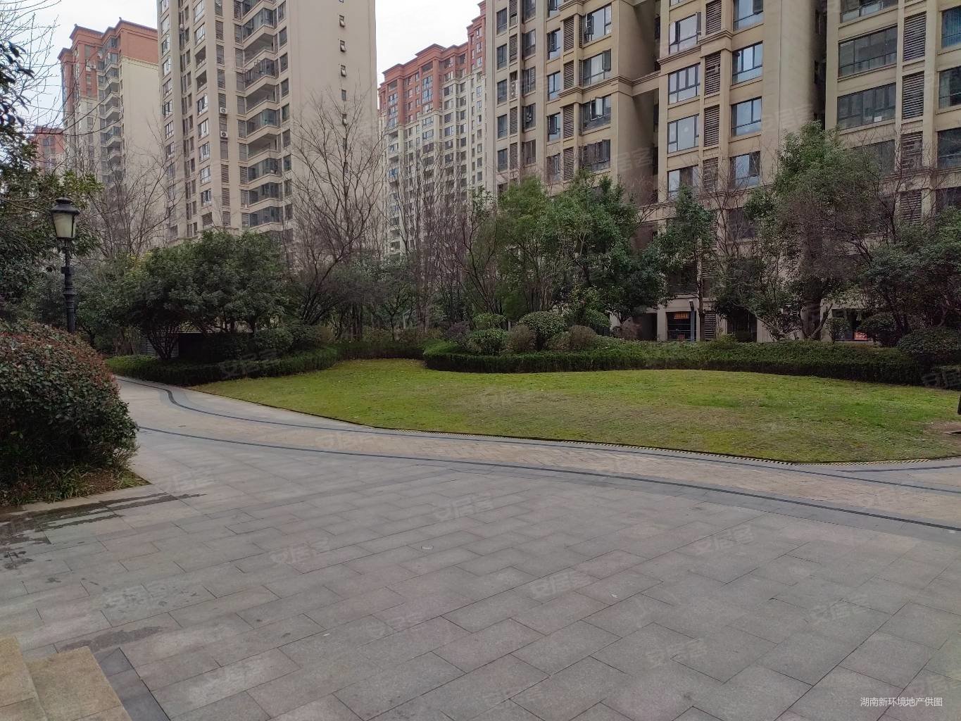 七字头五矿万境蓝山两房湘雅医院理工大学地铁口不靠马路