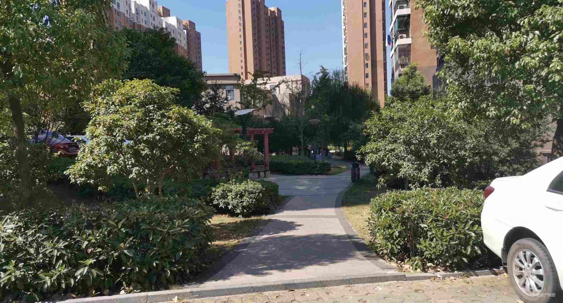 碧水兰庭2室2厅1卫90.25㎡南北125万