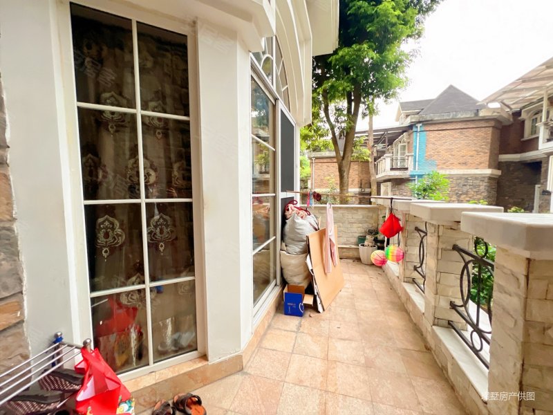 车库 业主急售,晋愉绿岛蓝溪二手房,240万,4室2厅,3卫,173平米-重庆