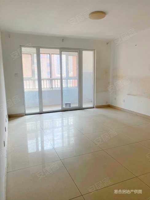 急售明城花苑122平带车位配套房70万看房方便