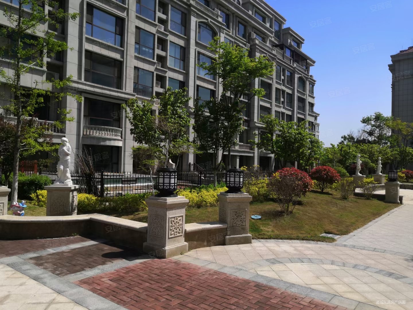 阳光海棠湾5室3厅3卫132㎡南北128万