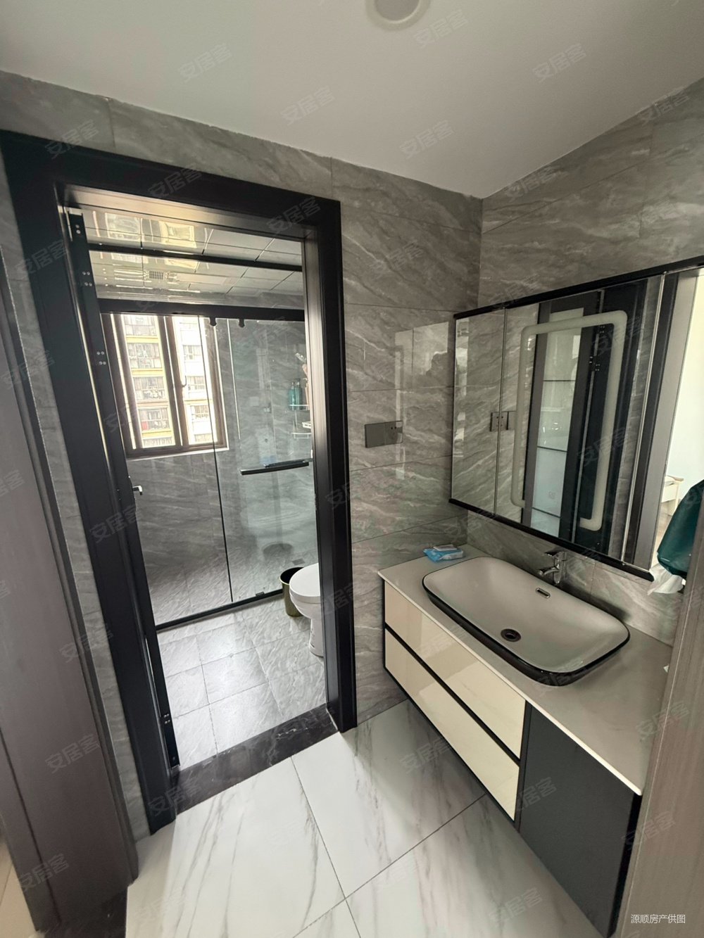 新都首席华庭3室2厅2卫143㎡南北108万