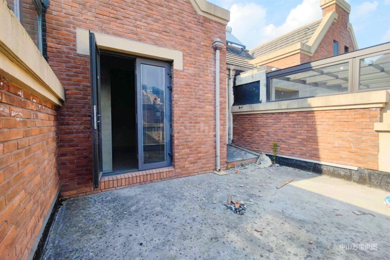 主城区 康诗丹郡联排别墅 闹中取静 出行极其方便 随时可看!