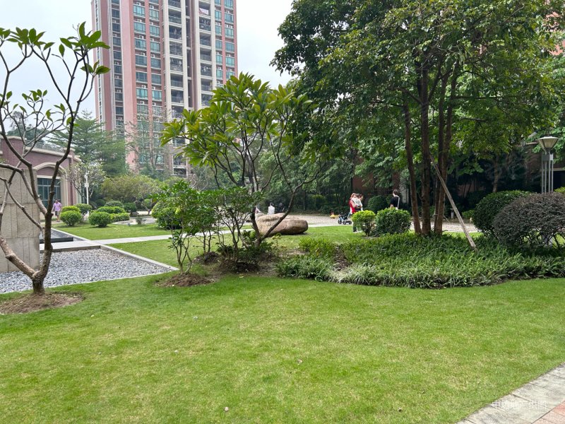 雅德花园4室2厅2卫128.01㎡南北90万