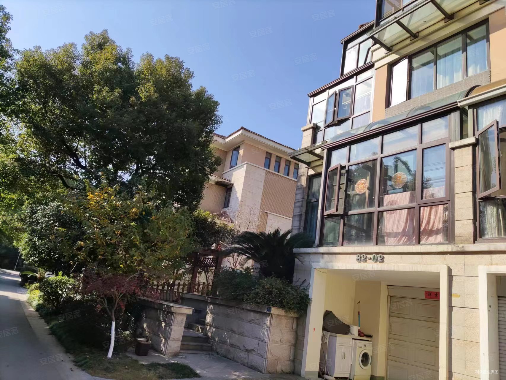 仙林大学城 学则路 栖园旁 依云溪谷 双拼朝南大院子 位置佳,依云溪谷