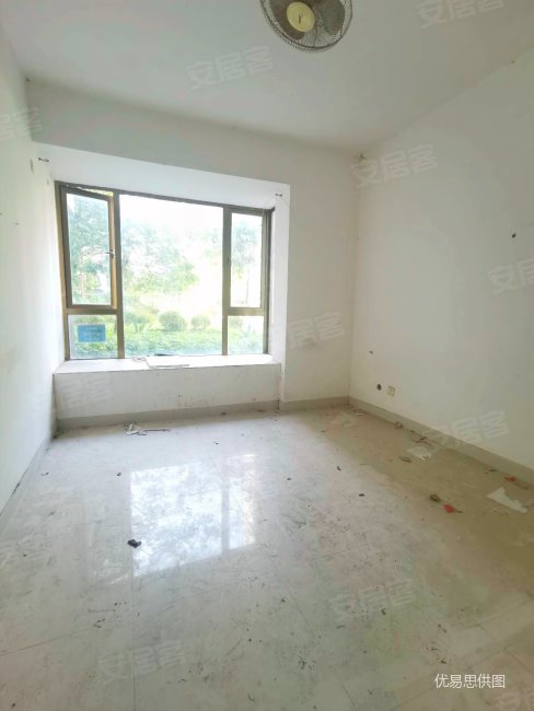 亚迪二村南北通一楼带院子总价只要69万