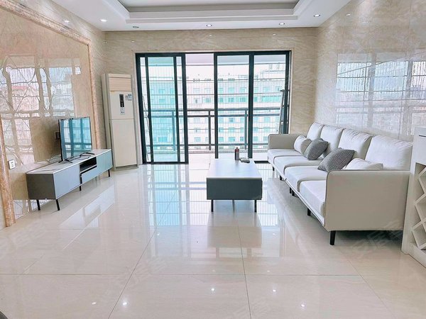 广州花都新区深航花园深航花园 4室2厅2卫 电梯房 豪华装修 配套齐全