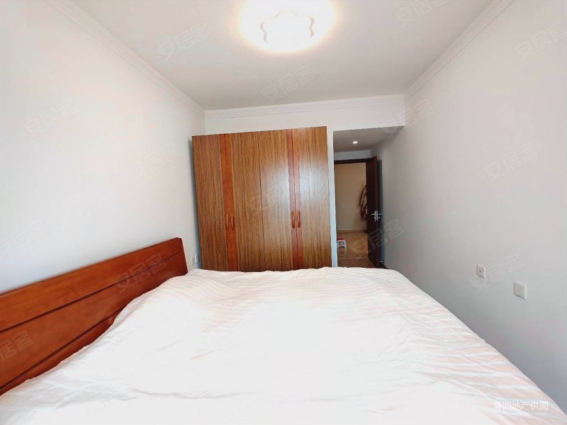 精装三房两卫 近云大医院市中心一环边市体育馆地铁口,北大资源博泰城