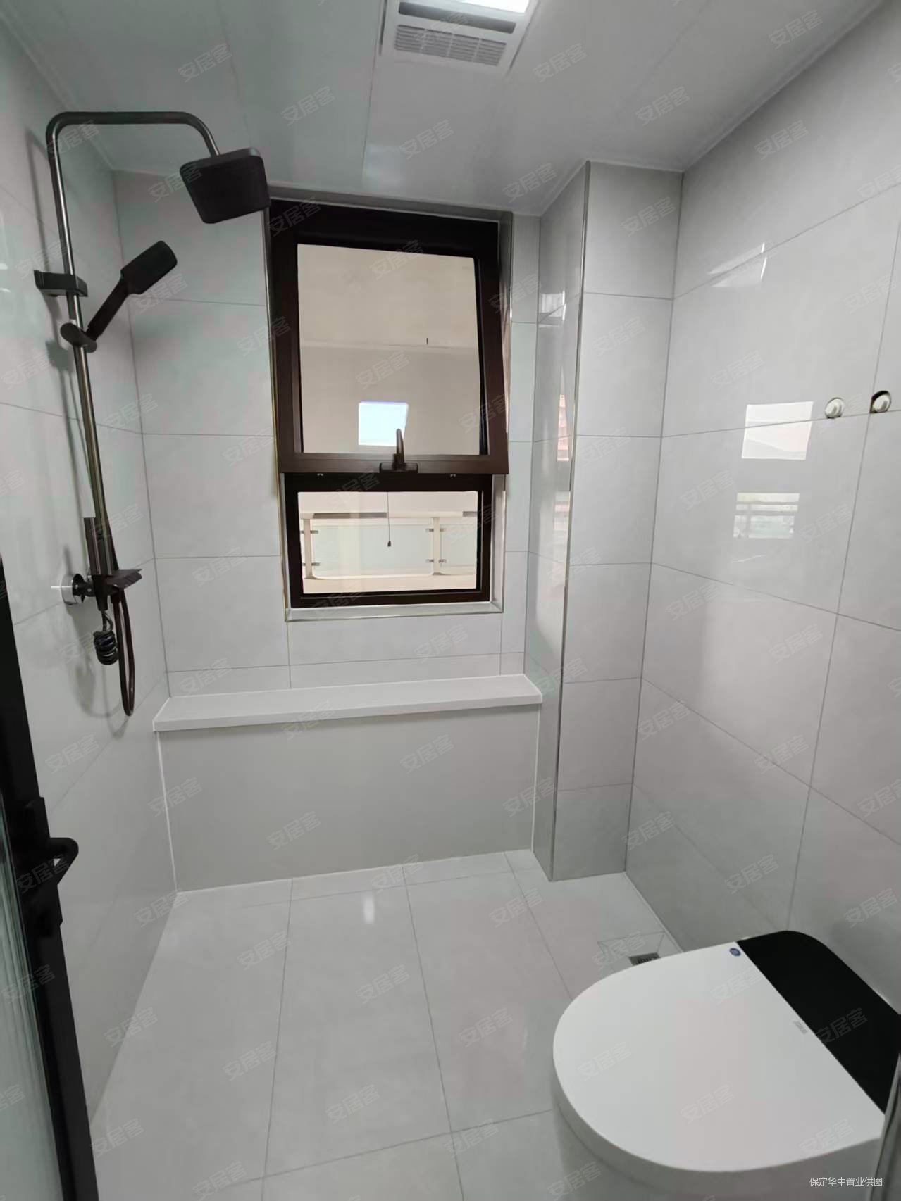 学苑新城3室2厅2卫123㎡南北95万