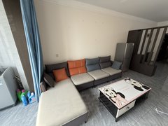 商丘睢阳万达广场万达旁。归德华府精装修家具家电齐全 拎包入住 手慢拍大腿!出租房源真实图片