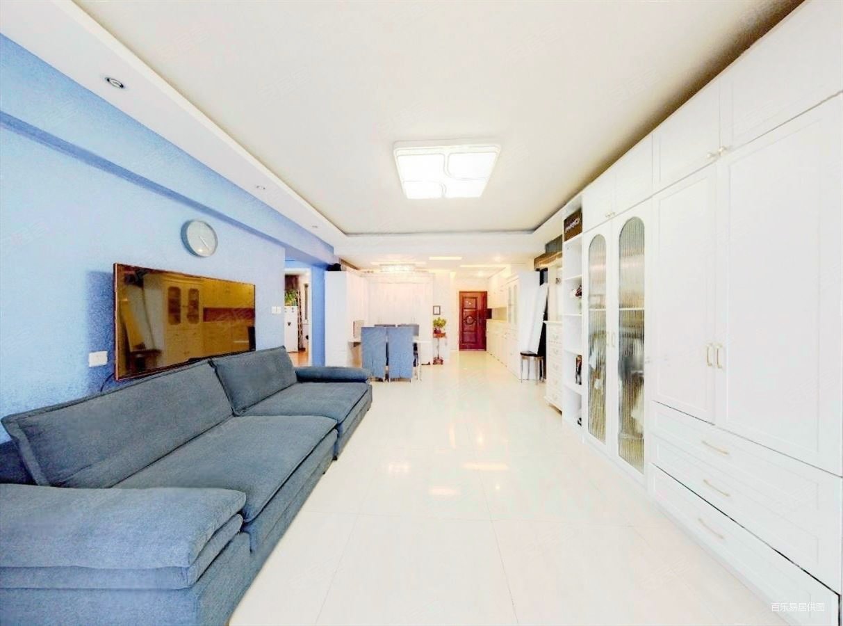 精装修 商业配套成熟 中间楼层采光好 医疗配套成熟 交通便利