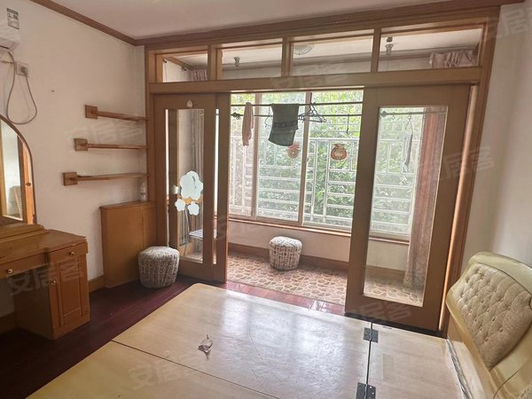 青岛市北长春路城市花园(南区)海泊桥地铁口 振业商厦 海慈医院 台东