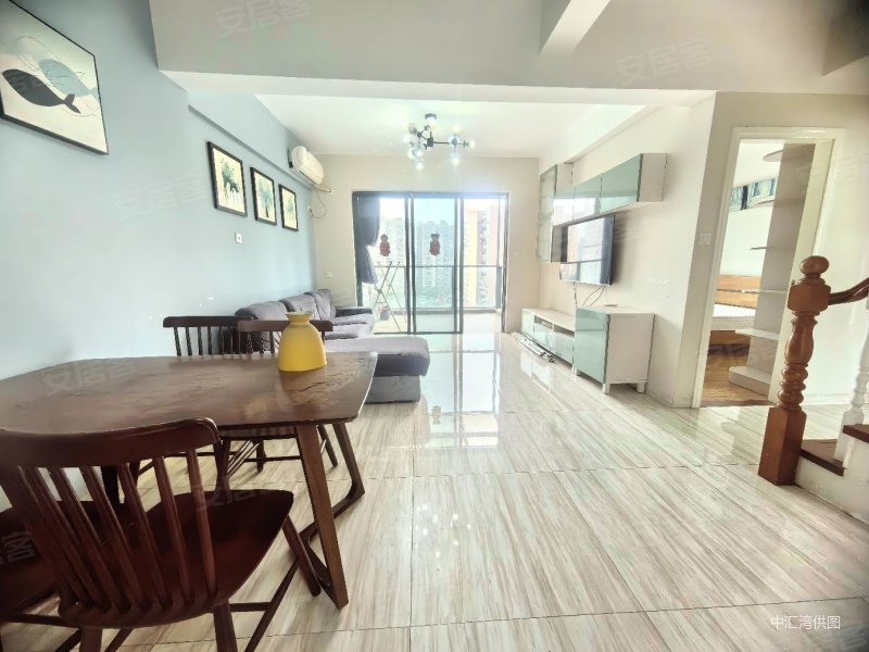 近深圳湾口岸,地铁口物业,四房加一房,使用率很高,税费少,曦湾华府