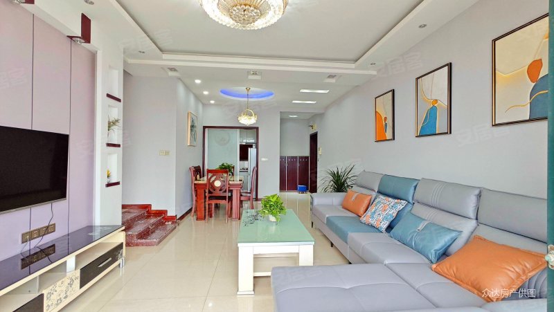 步行街旁阳光水岸电梯房3室2卫