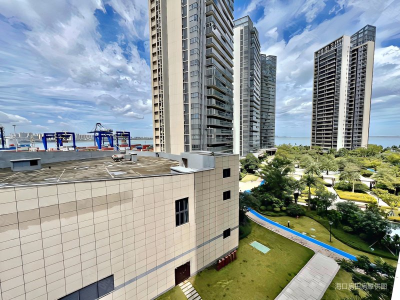 淳境高端大型小区四期南向海景三房诚心出售满二有钥匙,保利中央海岸