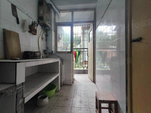 重庆江北石马河山水丽都江北玉带山旁 正规一房 出行方便楼层不高