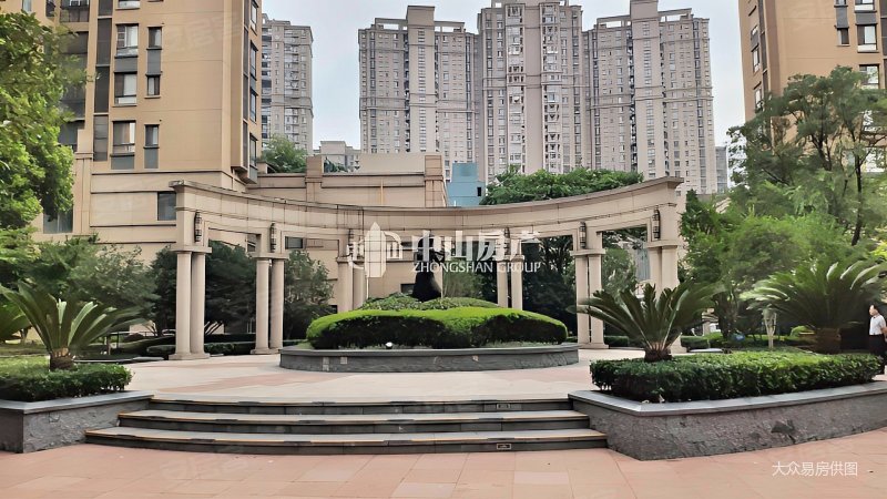 高楼层视野好 出行方便 带电梯 刚需两居 商品房 临地铁,红星国际广场