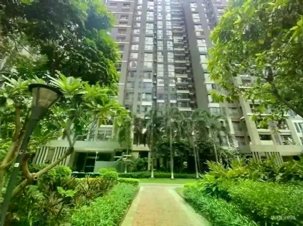 高绿化 近地铁 商圈成熟 精装可拎包入住 出行方便 有电梯,万科沁园