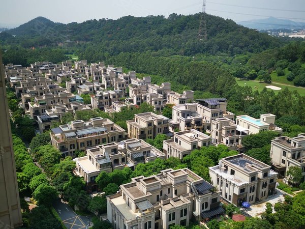 广州花都秀全保利高尔夫郡地铁口 花园中间地段 户型通透出租房源真实