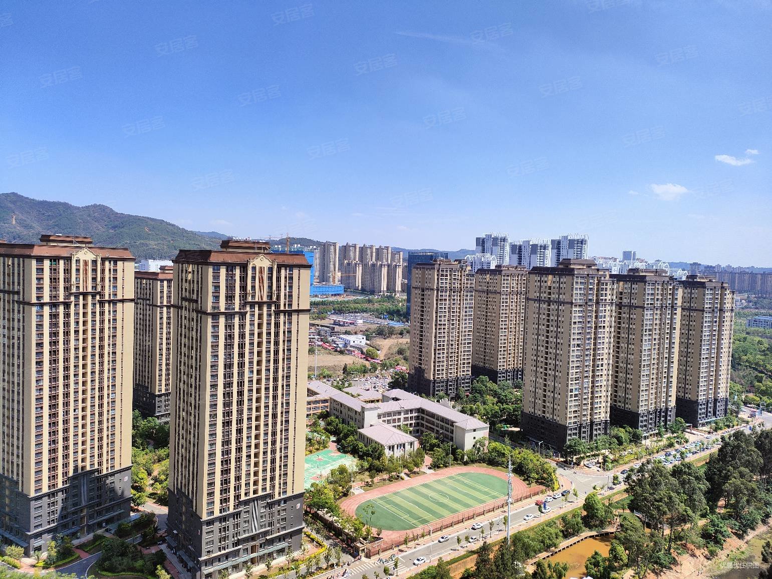 178万 湖珀155平四室带车位 大阳台横厅 盘龙区昆明湖