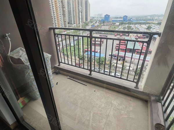 【多图】万科悦江南,沙井大道租房,万科悦江南 3室2厅2卫 电梯房 精