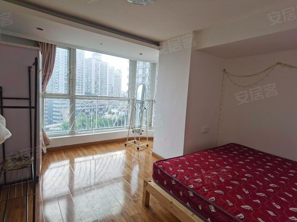 重庆渝中解放碑美力大厦较场口地铁站,美力大厦,端户全落地窗,随时