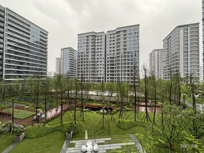 重庆融创壹号院(二期)4室2厅3卫198.42㎡南北365万