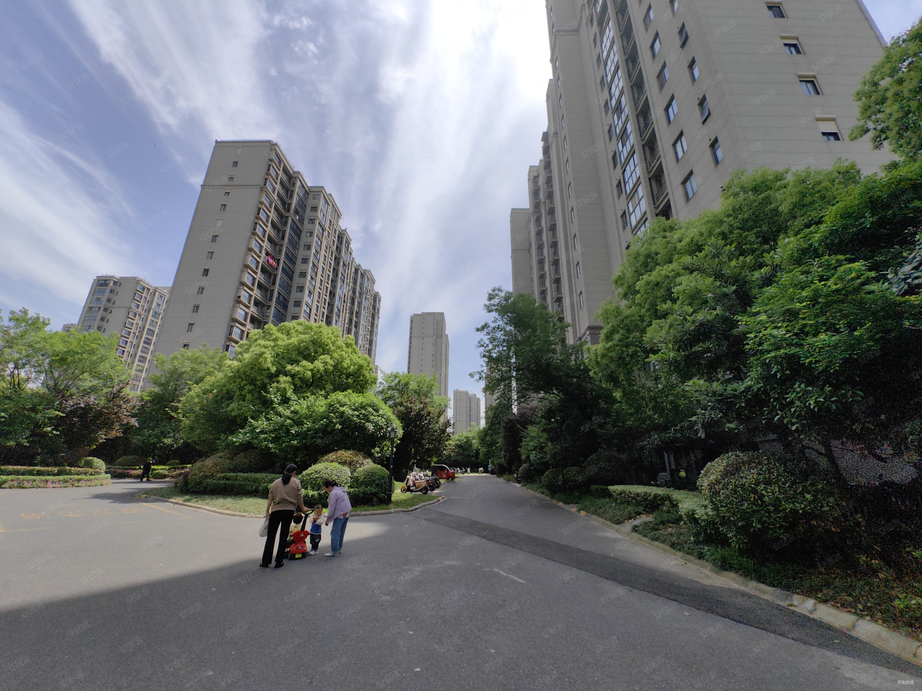 中海万锦熙岸  地铁口 龙湖天街旁 精装  随时可以看房