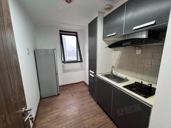 沈阳和平沈阳站温州城短租 押一付一 温州城 1室1厅1卫  电梯房 67