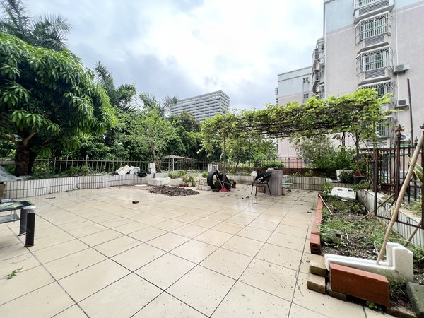 珠海香洲新香洲富华广场(北区)新香洲 带超大平台花园 3室2厅1卫