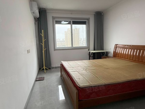 徐州新沂新华路西城耕雲西城耕耘 三室两卫家具家电齐全拎包入住出租房源真实图片