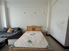 临沧临翔凤翔百树广场单身公寓一室一厅一卫55平报价900块每月出租房源真实图片