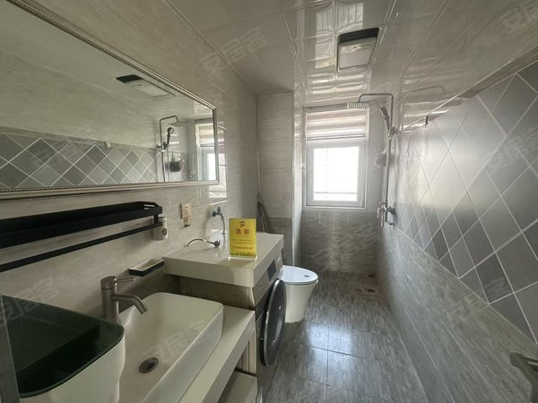 晋城城区白水街星河湾8号白水街临街电梯房两室,小区环境幽雅,俯瞰