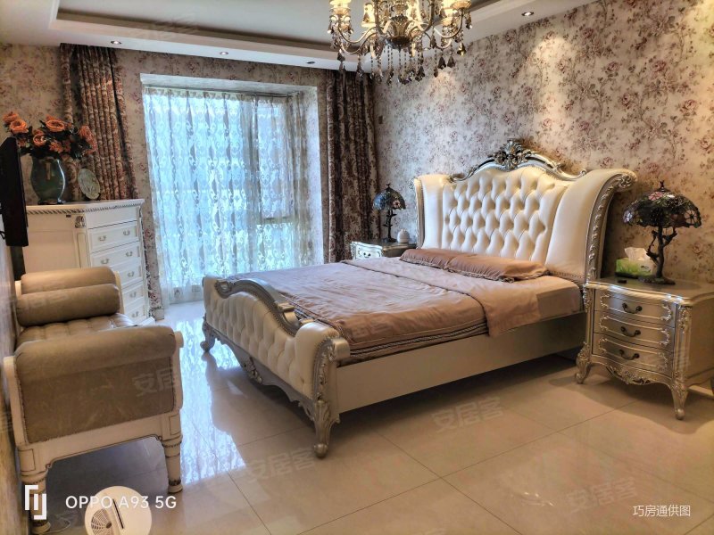 凯威观湖壹号(公寓住宅)4室3厅3卫216㎡南299万