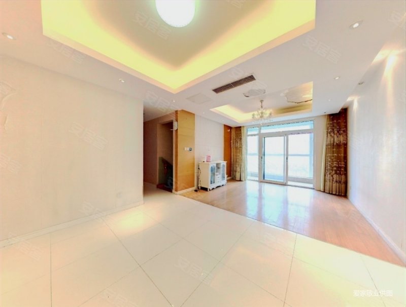 有车位带院,随时看房,御景峰二手房,550万,4室3厅,3卫,119平米-青岛